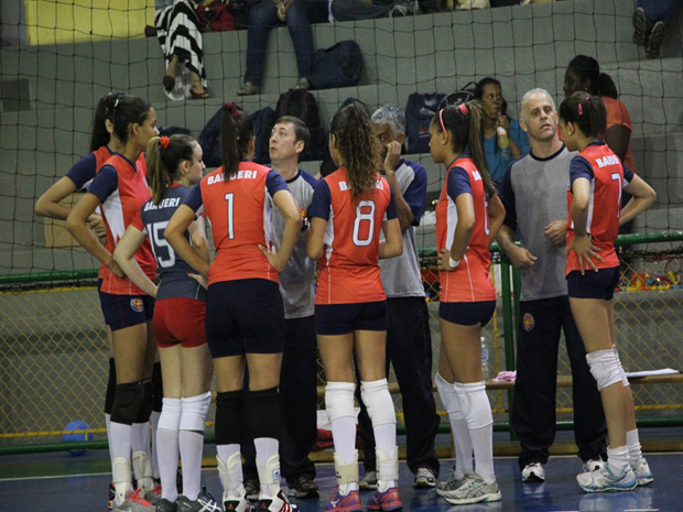 roupa de volei feminino