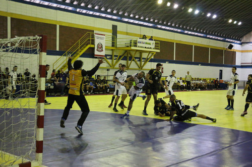 Jogo da equipe masculina de handebol da Metodista/São Bernardo (Júnior Balaio)