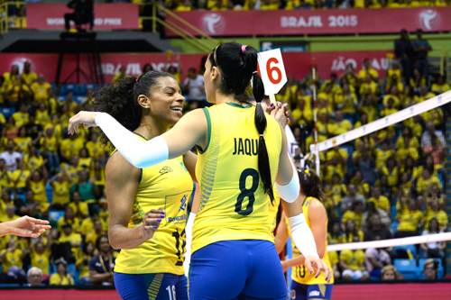 Fernanda Garay é substituída por Jaqueline (FIVB/Divulgação)
