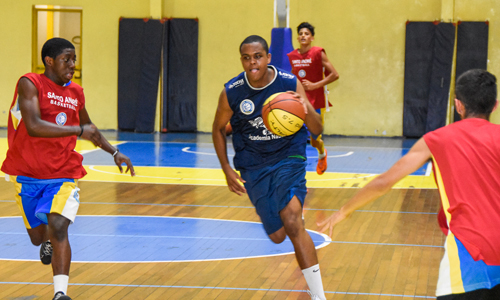 Atletas do sub-17 treinam no parque Celso Daniel (Beto Garavello/PSA)