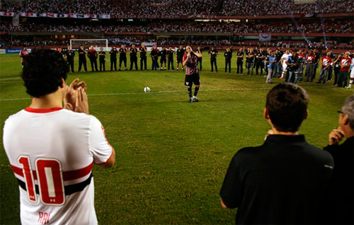 Visto por Raí, Rogério Ceni discursa (Rubens Chiri/saopaulofc.net)