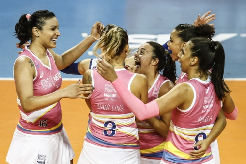 Tandara, Dani Lins, Gabi, Saraelen e Paula, do Vôlei Nestlé (Wander Roberto/Inovafoto/CBV)