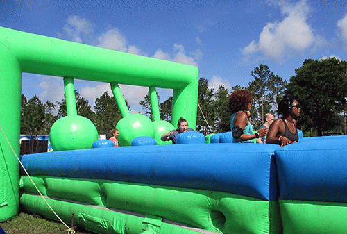 Insane Inflatable 5K no exterior (Insane Inflatable 5K/Divulgação)