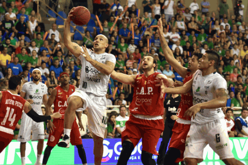 Alex, do Bauru, é uma das estrelas das finais do NBB 9 (Fotojump/LNB)