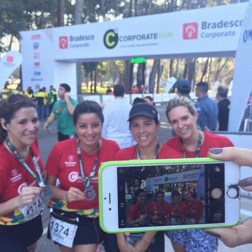 Quarteto feminino que disputou Corporate Run em 2017 (Corporate Run/Divulgação)