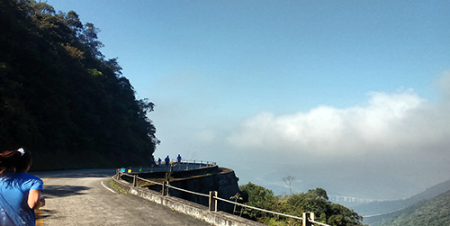 Baixada santista é vista da estrada velha de Santos durante corrida (Esportividade)