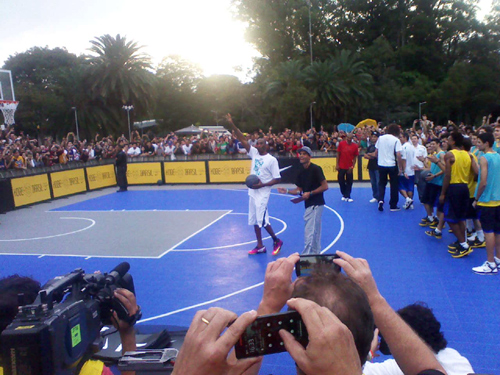 Kobe é estrela de evento no Ibirapuera (Andrei Spinassé/Esportividade)