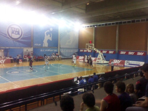 Ginásio do Pinheiros em dia de jogo de basquete (Andrei Spinassé/Esportividade)