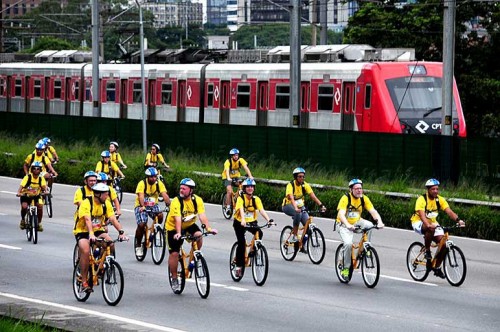 Ciclistas participam do World Bike Tour em São Paulo (Divulgação)
