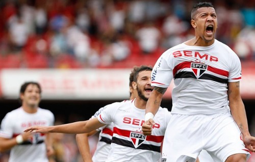 Jogadores são-paulinos vibram na vitória por 3 a 0 sobre Botafogo (Miguel Schincariol)