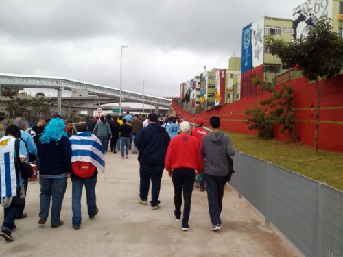 Caminho da estação Artur Alvim até a Arena Corinthians (Andrei Spinassé/Esportividade)