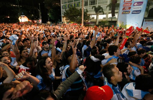 Torcedores da Argentina comemoram no Anhangabaú (Cesar Ogata/SECOM)