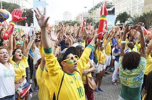 Torcedores brasileiros na Fan Fest (Heloisa Ballarini/Secom)