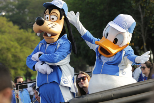 Pateta e Donald na Disney Magic Run de 2014 (Divulgação/Disney)