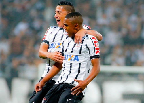 Ralf e Malcom comemoram gol na Arena Corinthians (Rodrigo Coca/Ag. Corinthians)