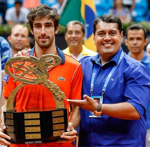 Uruguaio Pablo Cuevas, vencedor do Brasil Open-2015, e Jean Madeira (Divulgação)