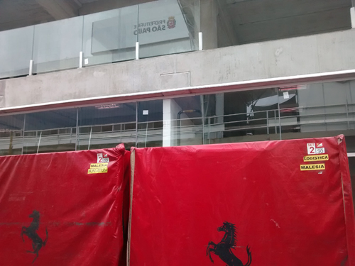 Equipamentos da Fórmula 1 já começaram a chegar a Interlagos (Andrei Spinassé)