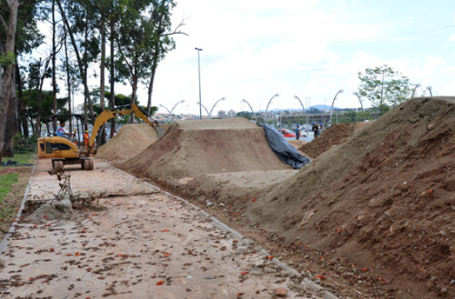 Obras no parque; sambódromo ao fundo (Fernando Pereira/SECOM)