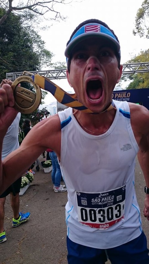 José Virgínio de Morais, corredor de trilha conhecido como Rei da Montanha, é top 10 nos 42 km da #asicscitymarathon (Iguana Sports)