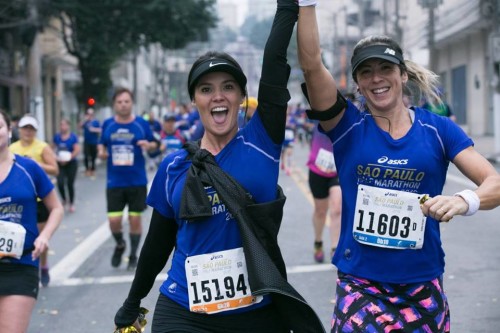 Mulheres participam da ASICS São Paulo City Marathon em 31 de julho (Iguana)