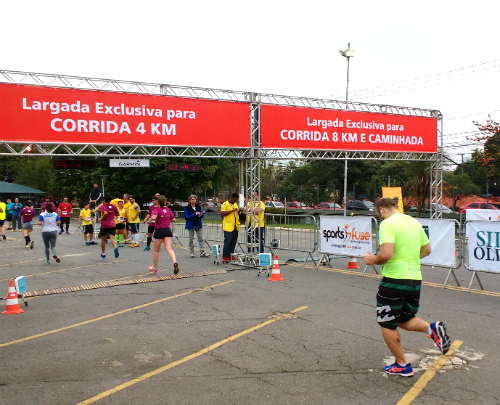 Atletas chegam ao fim da 8ª SP Run (Esportividade)
