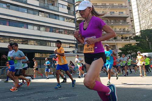 Atleta disputa São Silvestre-2016 em São Paulo (Andrei Spinassé/Esportividade)